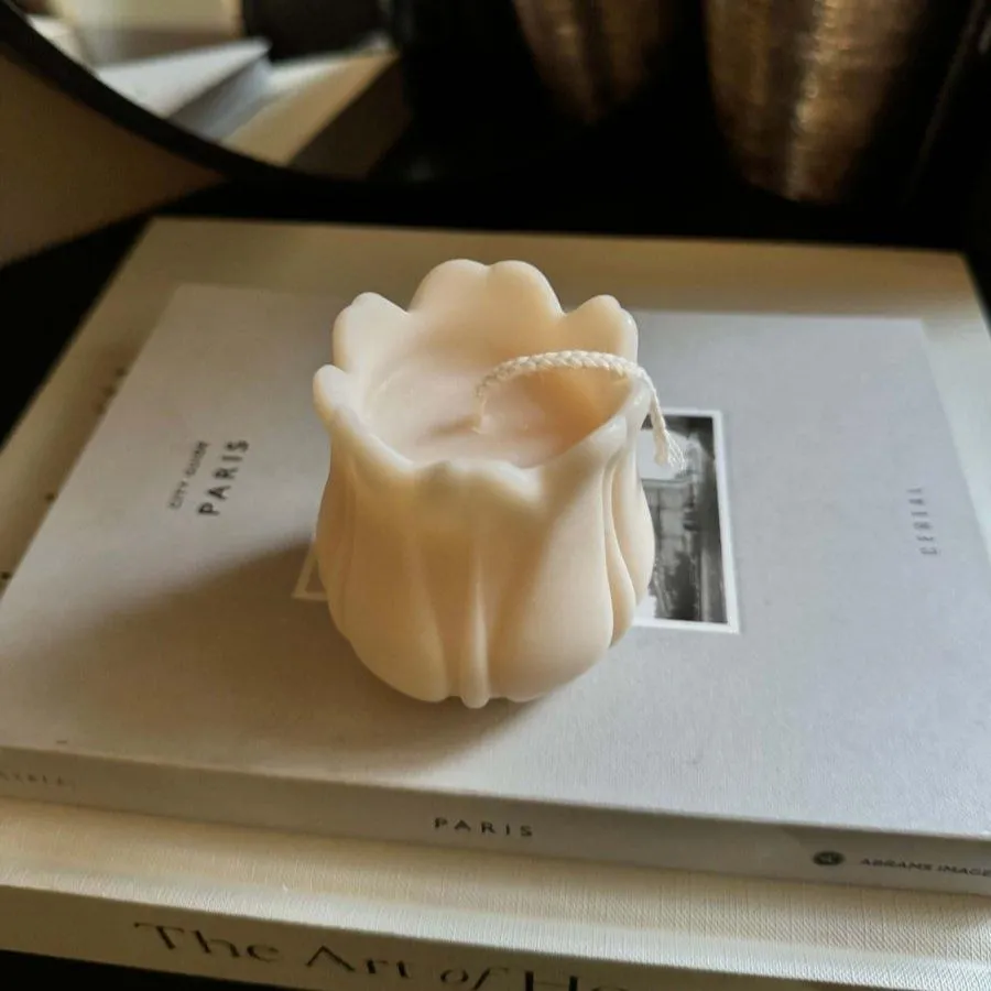 Tulip Candle